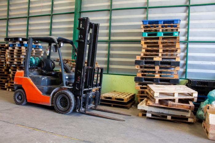 Forklift and pallets