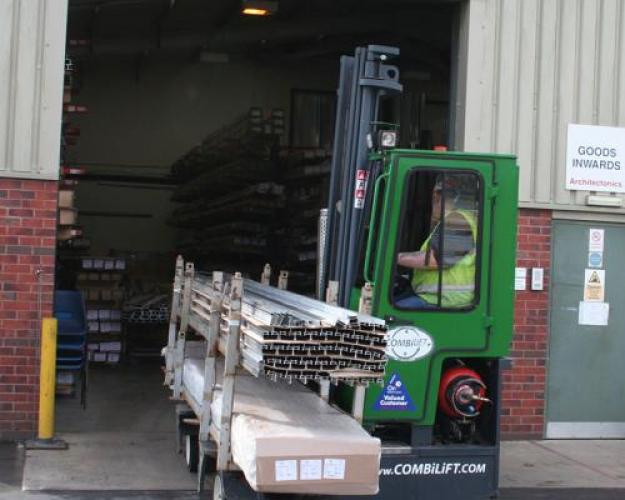 Combilift lifting load