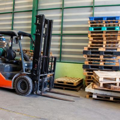 Forklift and pallets